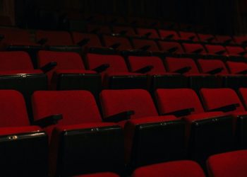 Cinema brasileiro bate recorde de salas em 2024, aponta Ancine