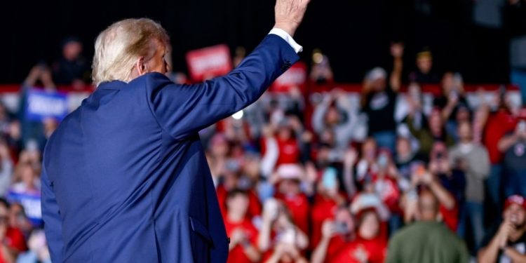 Donald Trump sugere anexar Canadá e diz que mudará nome do Golfo do México