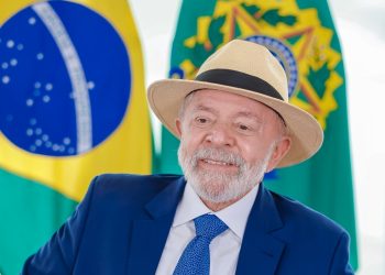 Lula critica Meta após mudança na política de checagem de fatos: “Extremamente grave”