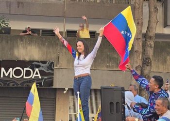 Líder da oposição, María Corina Machado é libertada após ser detida em manifestação contra Maduro