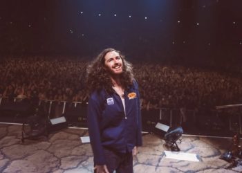 Hozier anuncia shows no Brasil; confira datas e locais