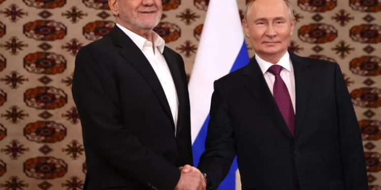 Rússia e Irã vão assinar “pacto de parceria estratégica”, diz Kremlin