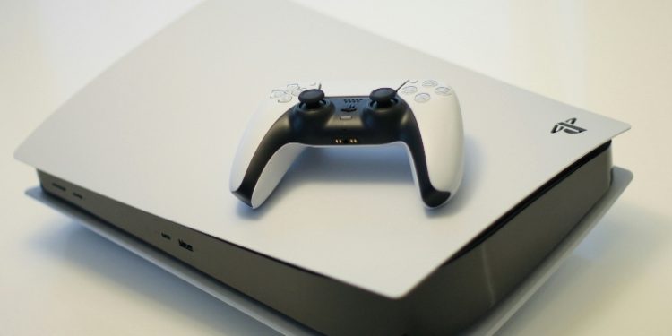 Sony anuncia que PS5 ultrapassa a marca de 75 milhões de unidades vendidas