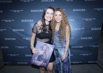 Fã desde os 9 anos, advogada gasta R$ 20 mil para conhecer Shakira: “Faria de novo”