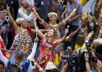 Daniela Mercury inicia os festejos do Carnaval de Salvador