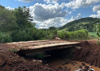 Prefeitura de São João da Urtiga realiza construção de uma nova ponte na Linha Santo Antônio
