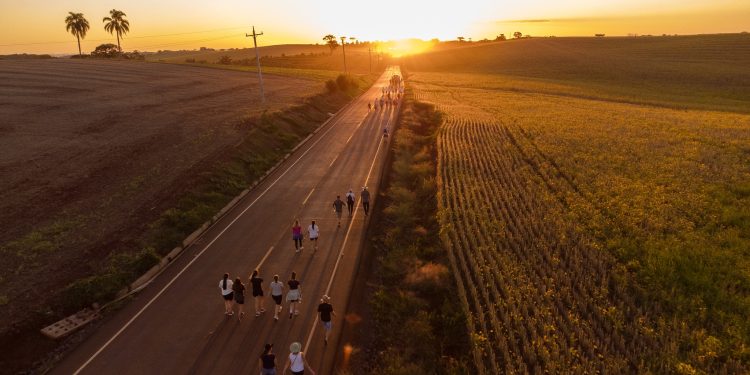 Evento celebra 33 anos de Centenário com caminhada e trilha noturna