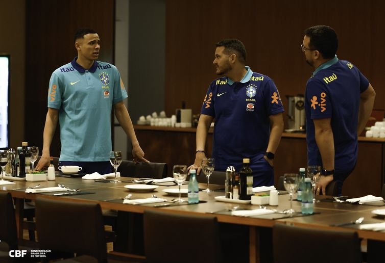 Rafael Ribeiro/CBF/Direitos Reservados Vanderson se apresenta em Brasília para jogos da seleção brasileira - 17/03/2025
