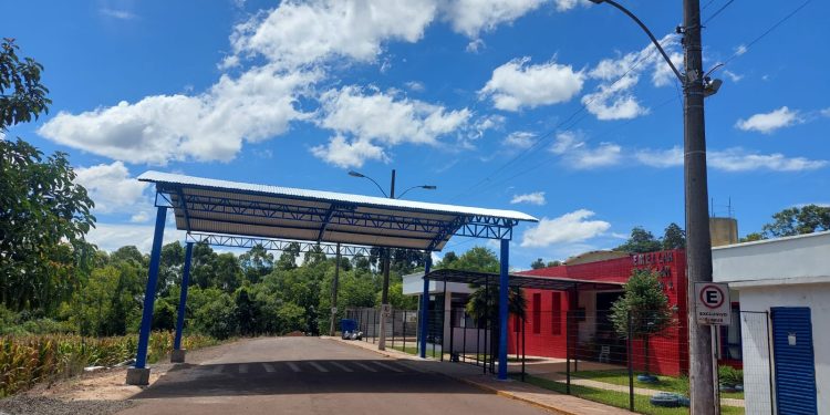 Prefeitura de São João da Urtiga conclui construção de novo coberto na entrada da Creche EMEI Lar Doce Lar