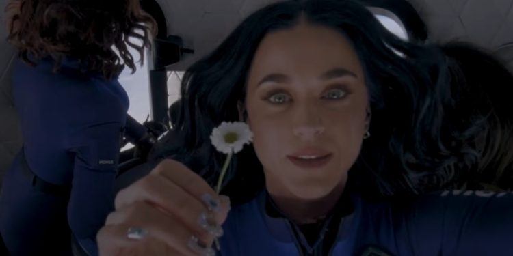 Blue Origin divulga vídeo de Katy Perry no espaço; assista