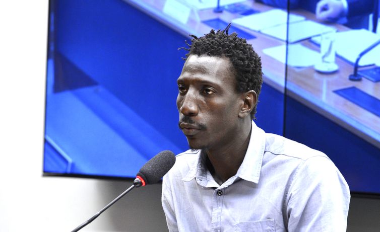 Valter Campanato/Agência Brasil Brasília - O representante da Organização Viva Rio Ronilso Pacheco da Silva, participa da comissão especial sobre homicídio de jovens no Brasil (Valter Campanato/Agência Brasil)