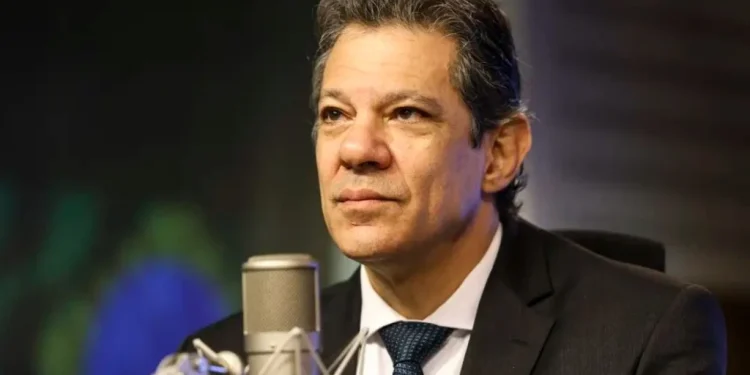 Brasil está mais bem posicionado que vizinhos diante do tarifaço de Trump, diz Haddad