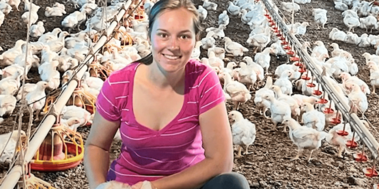 Jovens no campo: filha única assume granja da família e mostra força da nova geração na avicultura