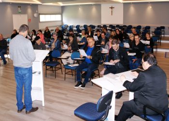 Comissão de Ministros reflete sobre a Campanha da Fraternidade e planeja atividades diocesanas