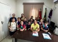 Prefeito em exercício, recepciona estudantes em visita à sede do Poder Executivo em Piratuba