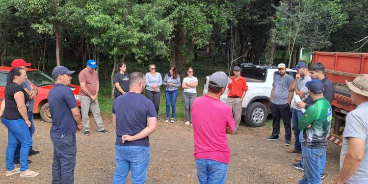 Entrega de Sementes Beneficia Produtores de Leite em Machadinho