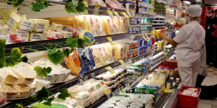 Preços dos alimentos cairão mais nas próximas semanas, diz ministro
