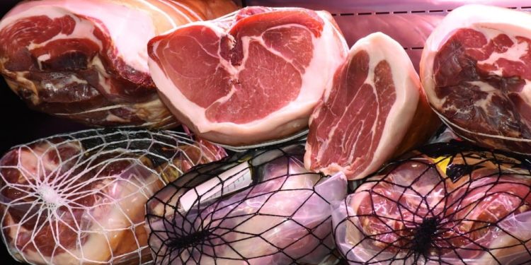 Demanda por carne brasileira cresce, mas efeito será breve, diz analista