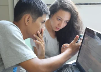 UFFS seleciona estudantes monitores para Feira do Livro de Erechim