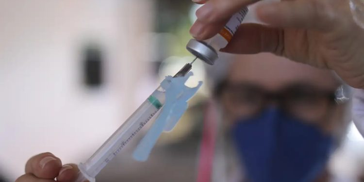 Governo do RS inicia distribuição de cerca de 65 mil doses de vacinas contra a Covid-19