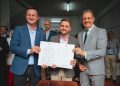 Vice-governador e secretário assinam convênios com 17 cidades para recuperação de estradas
