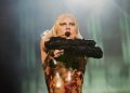 Tatuagem, pedidos inusitados e visita em favela: relembre a única passagem de Lady Gaga pelo Brasil