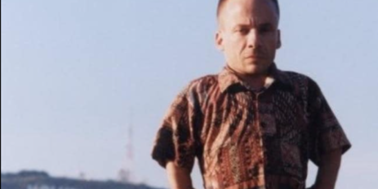 Morre aos 61 anos Ed Gale, ator que deu vida ao boneco Chucky