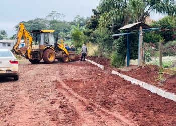 Prefeito em exercício acompanha ações do setor de obras no interior de Centenário