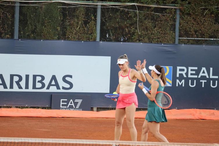 Dupla de Luisa Stefani com húngara Timea Babos - WTA 500 de Estrasburgo - em 21/05/2025