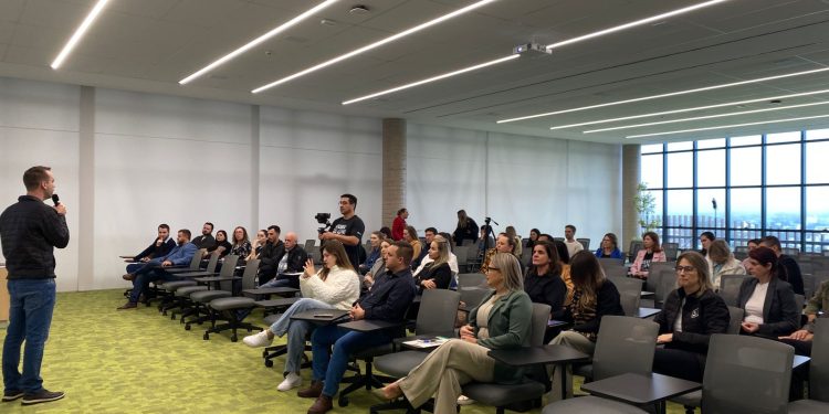 Evento fortalece atuação dos profissionais da área têxtil em Erechim