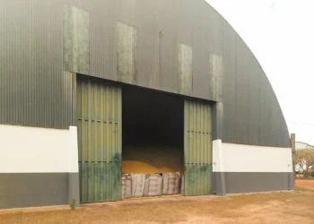 Trabalhador morre soterrado em silo de soja no Rio Grande do Sul