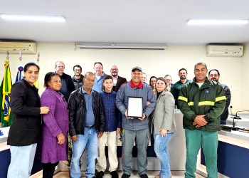 Câmara de Vereadores de Piratuba, entrega moção de aplauso ao Corpo de Bombeiros e ao bombeiro Ivan Lopes Santana