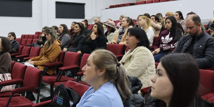 Encontro de Gestantes reúne futuras mamães em Maximiliano de Almeida