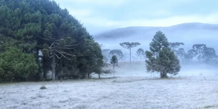 Massa de ar frio avança e reduz as temperaturas no Brasil