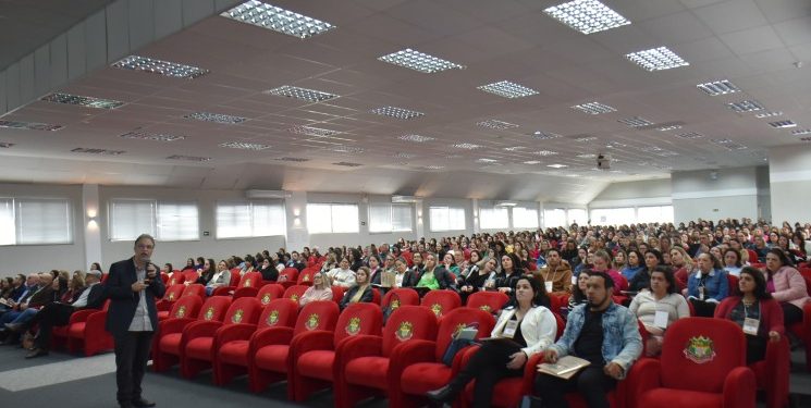 Getúlio Vargas recebe Fórum de Educação e lança revista Saberes e Fazeres
