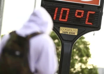 Nova massa de ar frio e chuva de 100 mm impactam a semana; veja quando e onde
