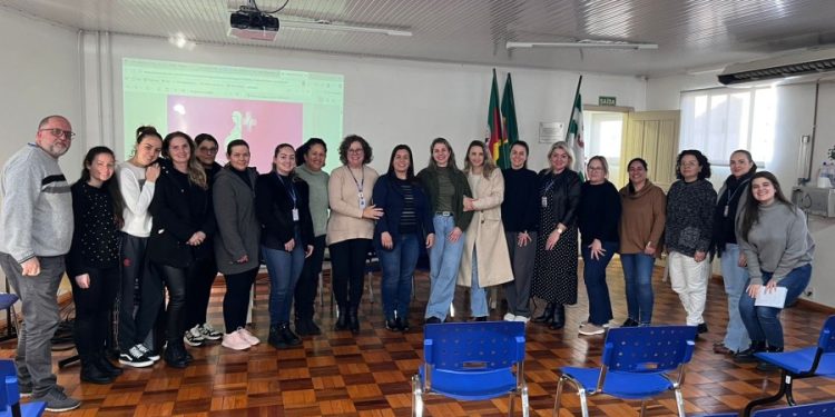 Erechim promove atividade sobre Protocolo de Pré-Natal de Risco Habitual