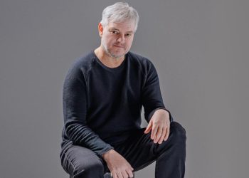Fundador da banda Jammil e Uma Noites, Manno Góes estreia como romancista no livro ‘A Fraternidade’