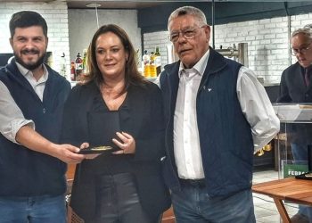 Na Expointer, Medalha Paulo Brossard é entregue para personalidades da agropecuária