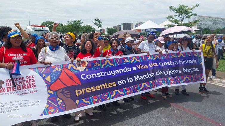 Daniella Almeida/Agência Brasil Brasília (DF), 25/11/2025 – Afro-latinas participam da marcha da mulheres negra na esplanada dos ministérios.
Foto: Daniella Almeida/Agência Brasil