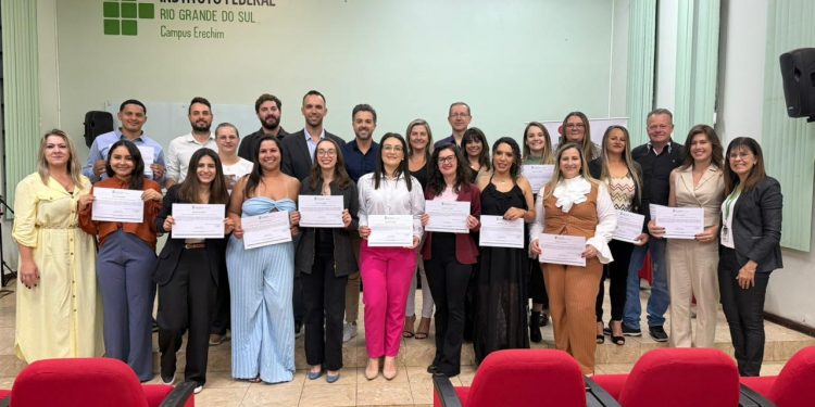 Parceria entre Prefeitura e IFRS forma 40 profissionais no curso de Gestão e Competências Profissionais