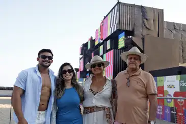 Tânia Rêgo/Agência Brasil Rio de Janeiro (RJ), 30/12/2025 - Movimentação na praia de Copacabana na véspera da festa de ano novo. Família do Acre visita o Rio para passar a virada do ano. Foto: Tânia Rêgo/Agência Brasil