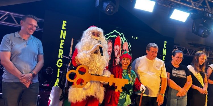 Ponte Preta realiza abertura do Natal Encantado 2025 com acendimento das luzes e programação especial