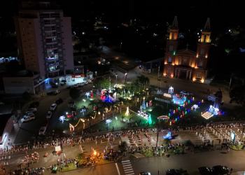 Desfiles natalinos estreiam com sucesso em Machadinho