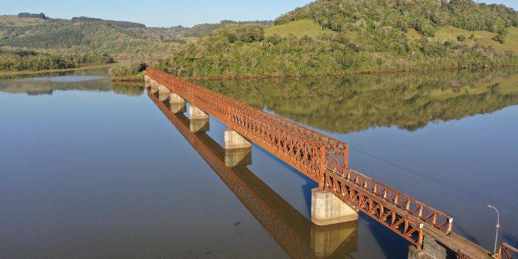 Luta pelo assoalhamento metálico da ponte rodoferroviária de Marcelino Ramos avança em Brasília
