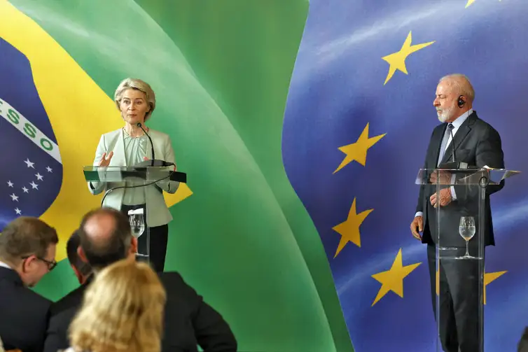 Rio de Janeiro (RJ), 16/01/2026 - A presidente da Comissão Europeia (CE), Ursula van der Leyen, durante encontro com o presidente da República, Luiz Inácio Lula da Silva, para reunião no Palácio do Itamarati antes da assinatura do acordo Mercosul - União Européia. Foto: Tânia Rêgo/Agência Brasil
