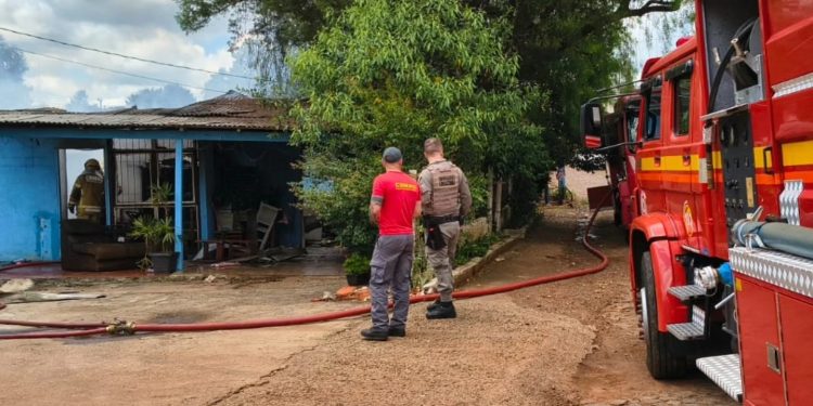 Criança de 8 anos morre após ser atingida por disparo de arma de fogo durante briga entre vizinhos, em Nonoai