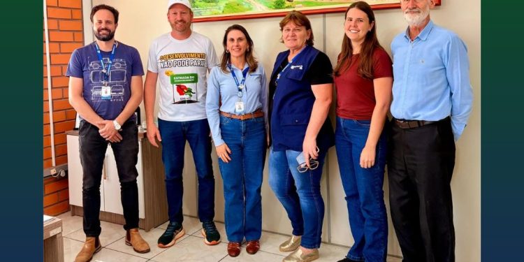 Prefeito de Carlos Gomes se reúne com equipe regional da Emater e apresenta nova engenheira agrônoma