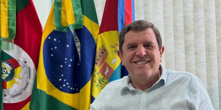 Prefeito Claiton Edú Monteiro de Aguiar reassume cargo em Sananduva após período de férias