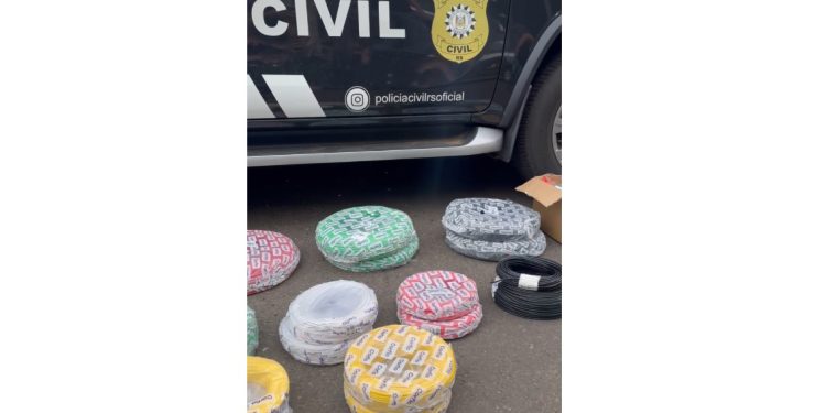 Polícia Civil prende dupla que aplicava golpe em loja de Erechim